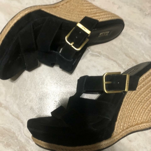 Ugg sandals - Picture 3 of 3